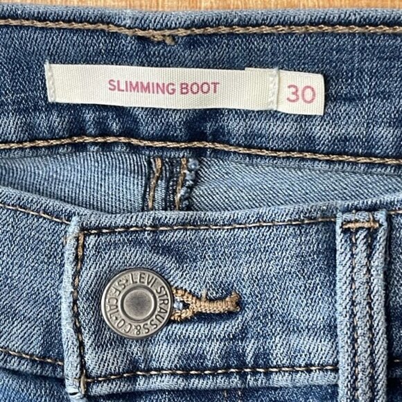 LEVI’S women’s slimming boot cut jeans medium wash mid rise size 30 - Picture 12 of 13